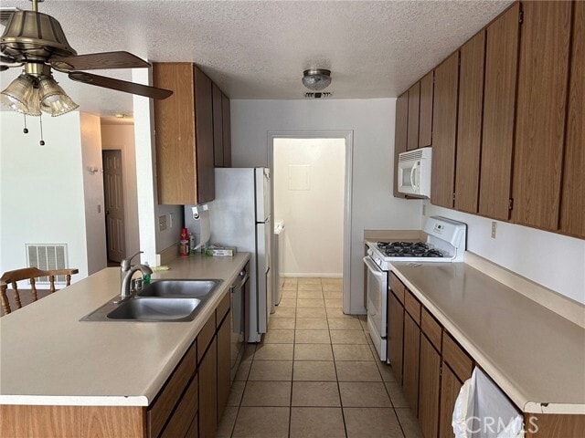 Foto del edificio - 27535 Lakeview Dr