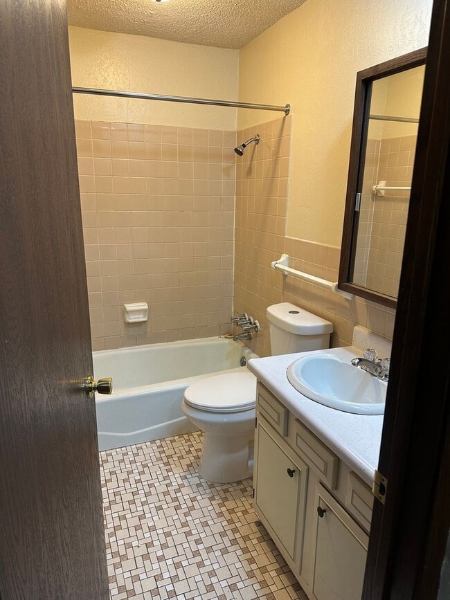 Building Photo - Two Bedroom