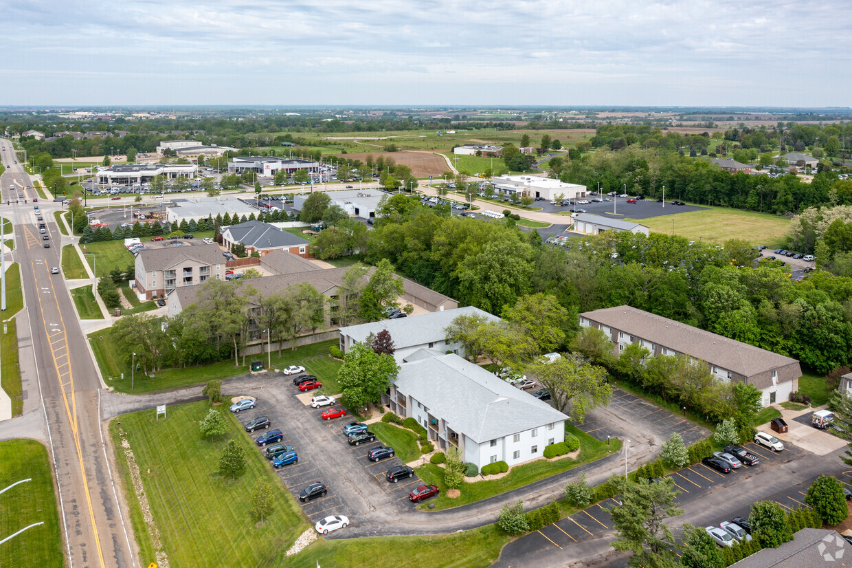 Primary Photo - Willow Knolls Apartments