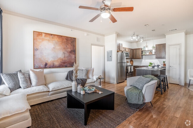 2BR, 2BA - 1,088SF - Living Room - Kingsland West
