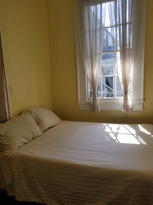 Foto del edificio - 820 ESPLANADE AV #4, New Orleans, LA 70116