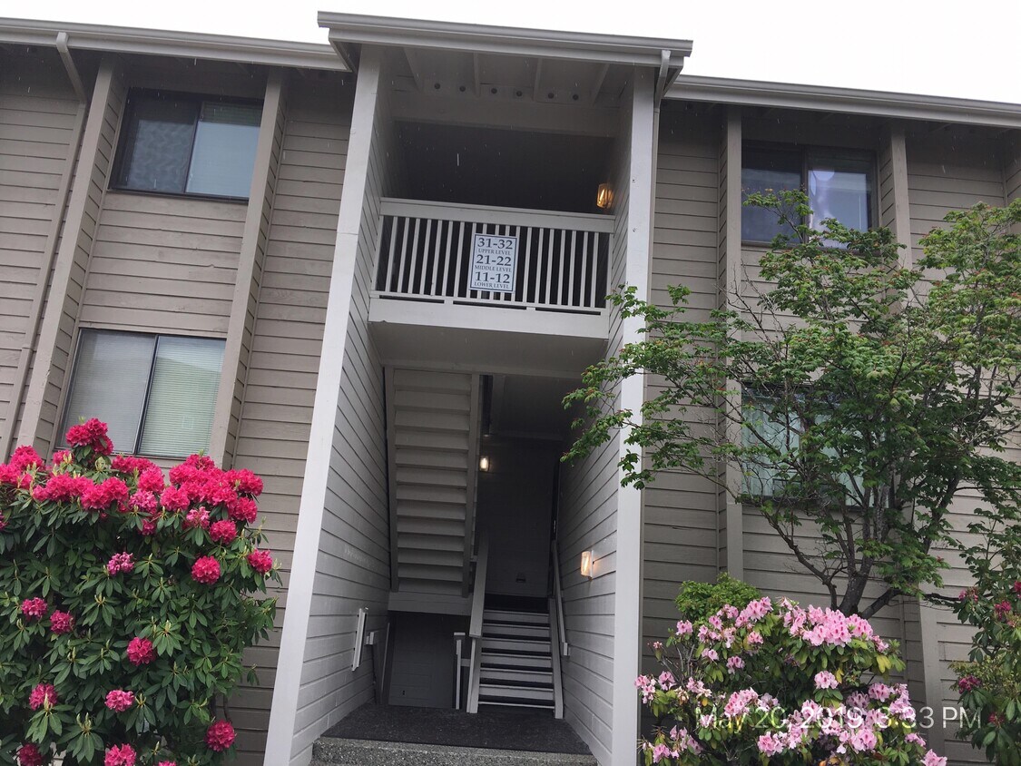 Primary Photo - 1315 S Puget Dr
