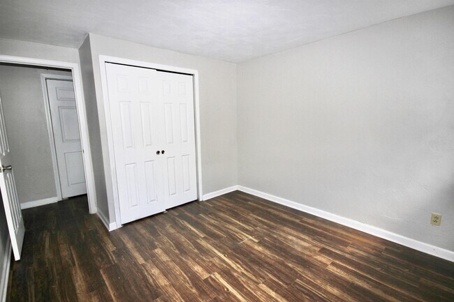 Building Photo - 116 Oak Manor Pl