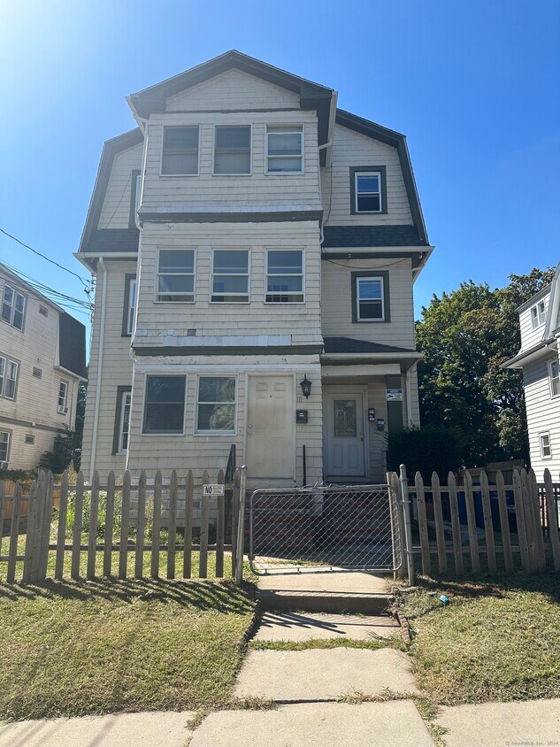 Primary Photo - 109 Evergreen Ave