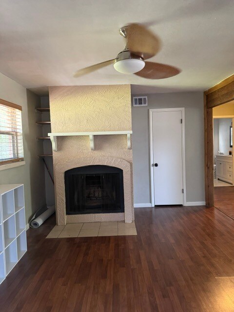 Building Photo - 2108 Marshall Dr