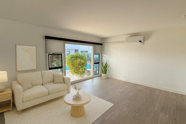 Foto del edificio - 2033 N Beachwood Drive