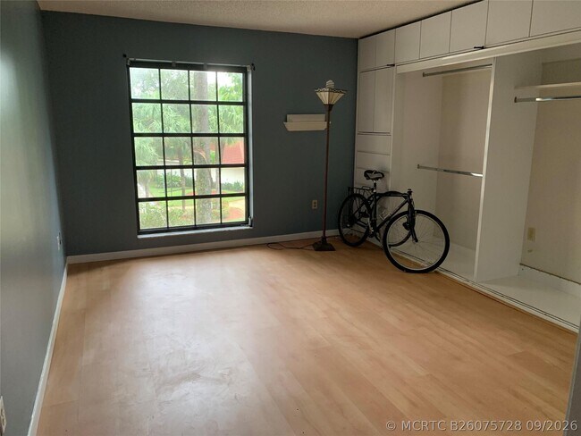 Foto del edificio - 5530 NW 44th St