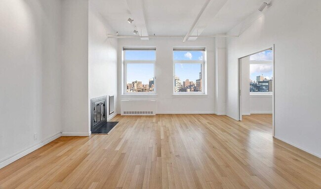 Building Photo - 88 E 10th St