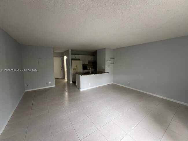 Foto del edificio - 2771 Riverside Dr
