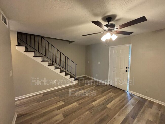 Foto del edificio - 1263 Cedar Ave
