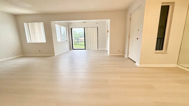 Foto del edificio - 4857 Sable Pine Cir