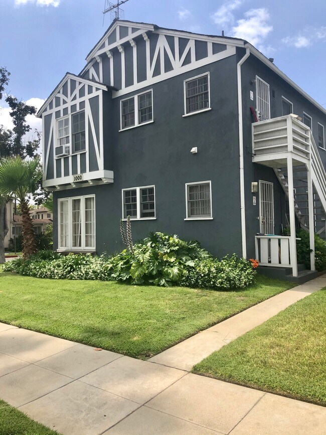 Building Photo - 1000 W Glenoaks Blvd