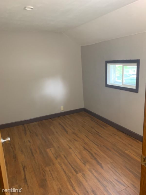 Building Photo - 2 br, 1 bath Apartment - 1115 E Racine St