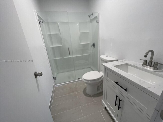 Foto del edificio - 3420 Bird Rd
