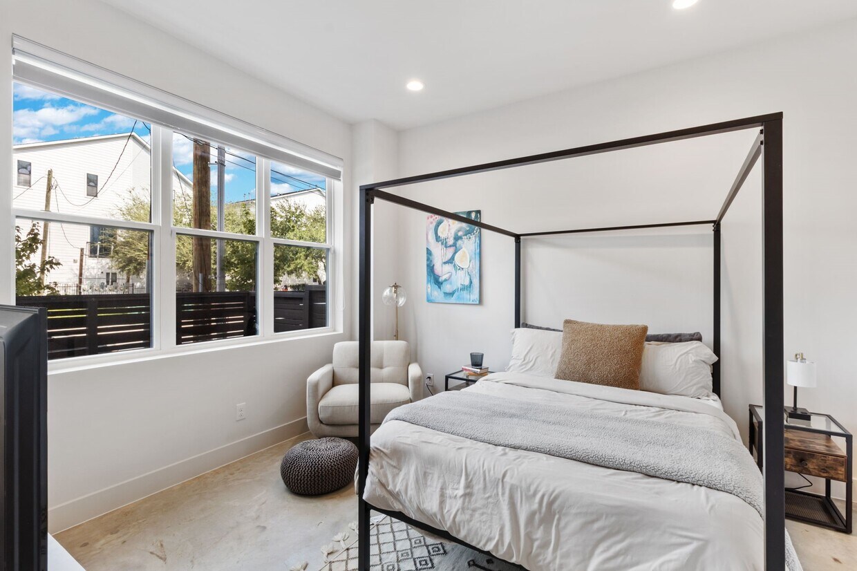 Foto principal - 1504 Ennis St