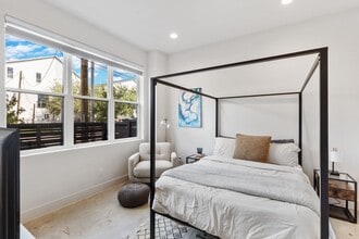 Building Photo - 1504 Ennis St