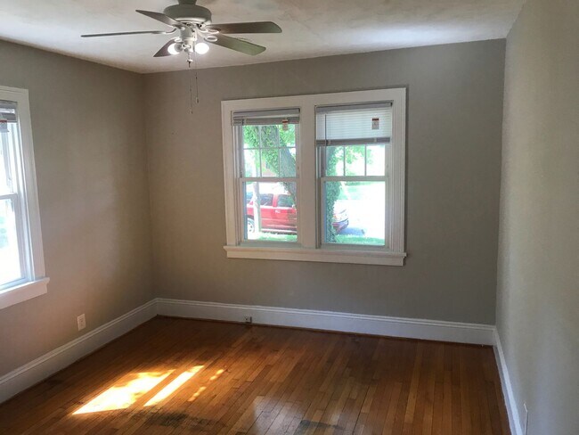 Foto del edificio - Great 2BR Bungalow in Brookland Park!