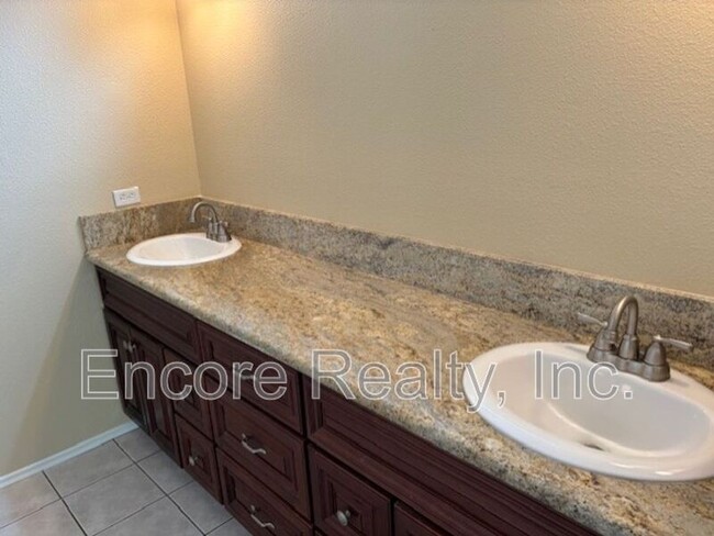 Building Photo - 234 Camino Vista Real