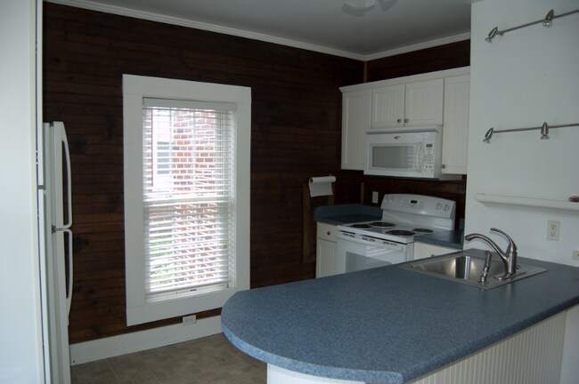 Foto del edificio - 306 N Jefferson Ave