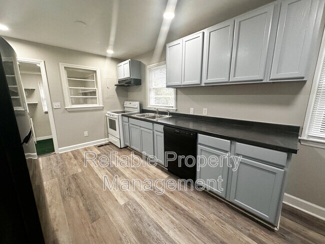 Foto del edificio - 557 N Fayetteville St