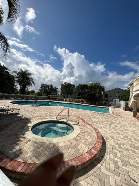 Foto del edificio - 106 SW Peacock Blvd