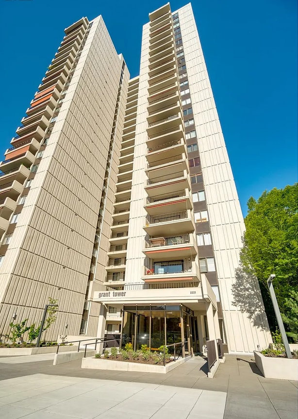 5 MINUTE WALK TO PSU AND DOWNTOWN PORTLAND - 2221 SW 1st Ave