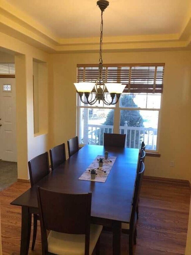 Foto del edificio - Luxury four bed four bath patio home avail...