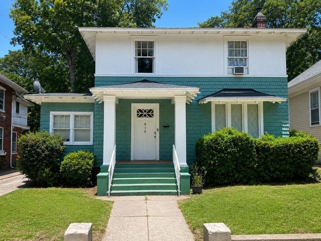 spacious 4-bedroom, 2-bathroom home - minutes from USC, the Vista, Main Street, Five Points, Pris... - 915 Laurens Street House