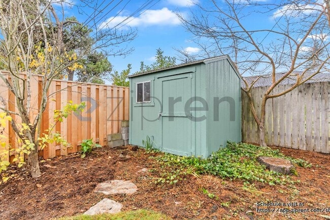 Foto del edificio - 13595 NW Westlawn Terrace