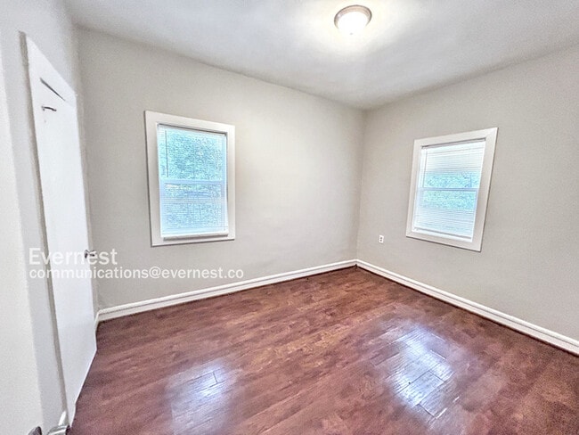 Building Photo - 1512 Haven Dr N