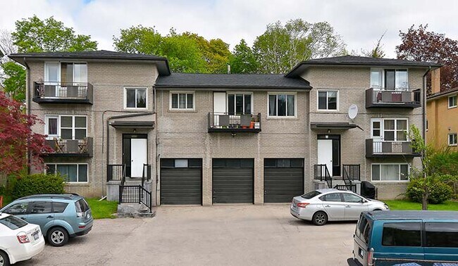 Building Photo - RENOVATED- 2 BEDROOM UNIT - With Air Conditioning - Park Lawn & Queensway