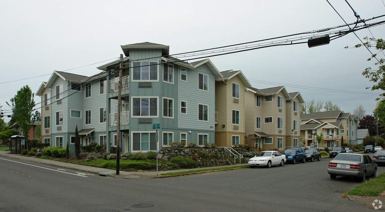 Primary Photo - White Bear Apartments