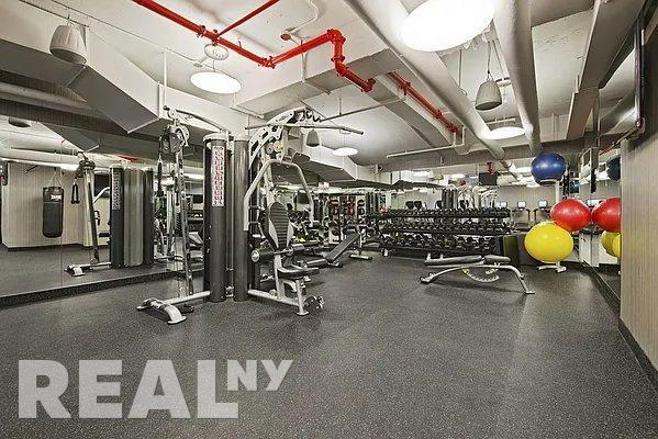 Foto del edificio - 222 E 39th ST