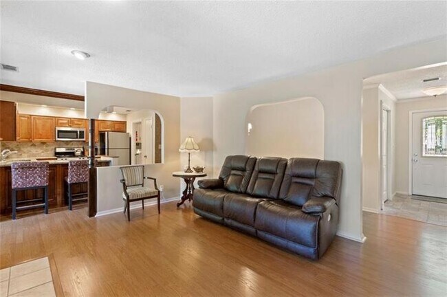 Building Photo - 24 Middleton Ct