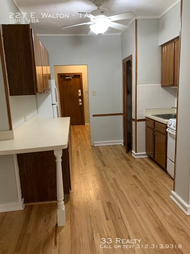 Building Photo - 227 E Walton Pl