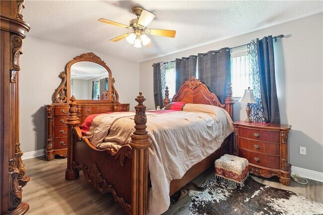 Foto del edificio - 7640 Arbor Dr