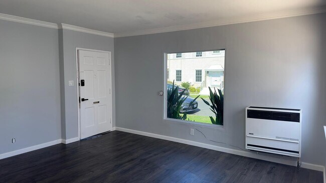 Building Photo - 4071 8th Ave