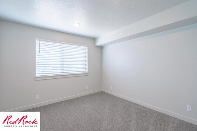 Foto del edificio - Brand New 2 Bedroom Condo. Pet Friendly!