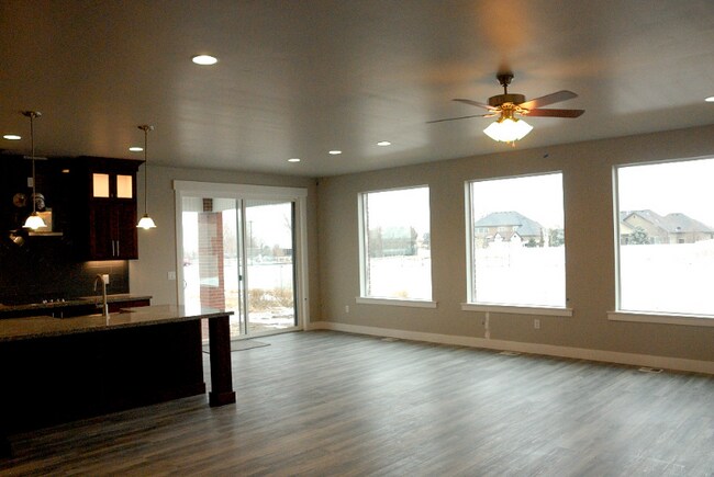 Building Photo - 4047 W Adler Rd