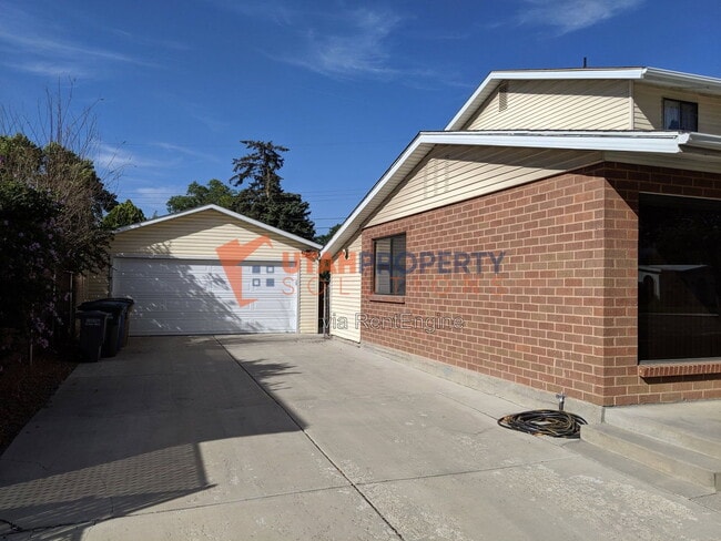 Building Photo - 1532 Dupont Ave