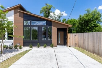 Building Photo - 8109 Hamlet St