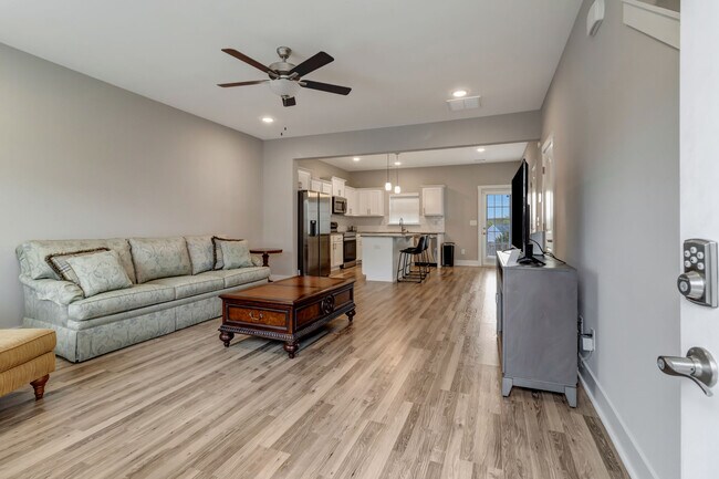 Foto del edificio - 134 Dry Creek Commons Dr
