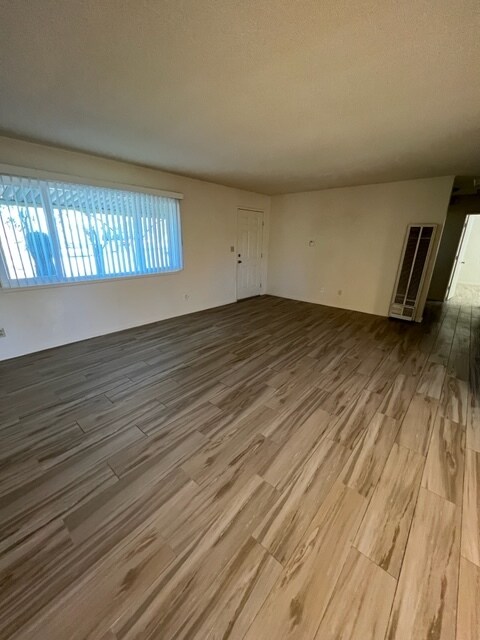 Building Photo - 7560 Valley Vista Ave