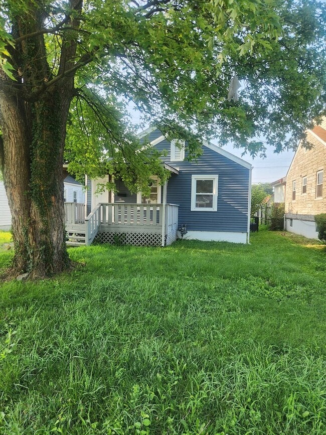 Building Photo - 2112 Ratcliffe Ave
