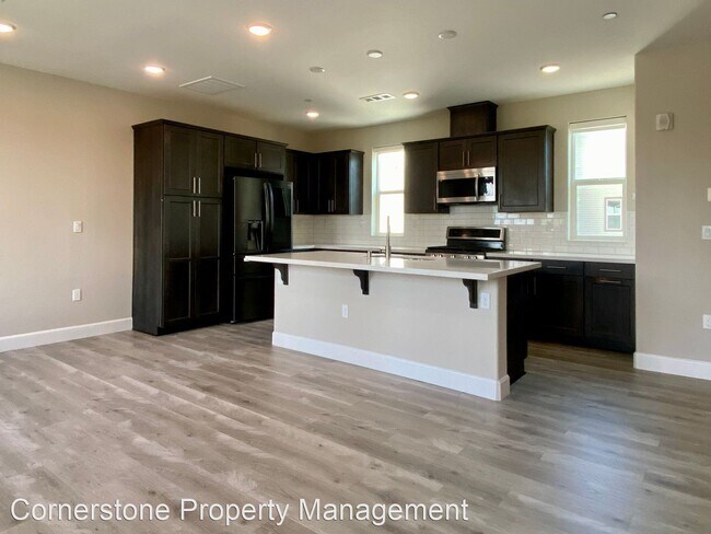 Building Photo - 2 br, 2.5 bath House - 920 E Duane Ave #6