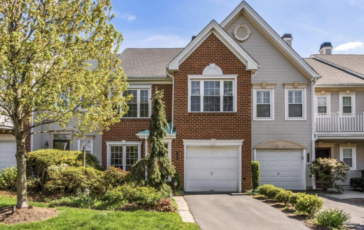 Foto principal - 406 Timberbrooke Dr