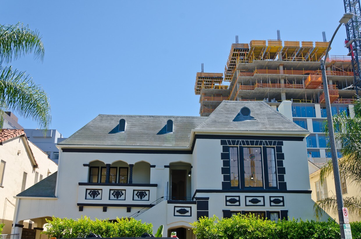 Foto principal - 6222 Orange St