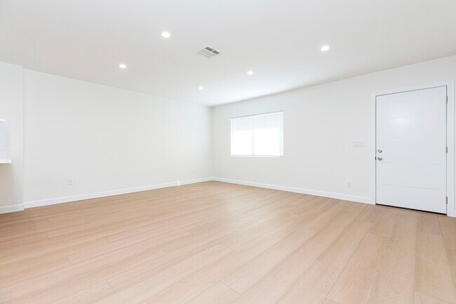 Building Photo - 7103 Greeley St