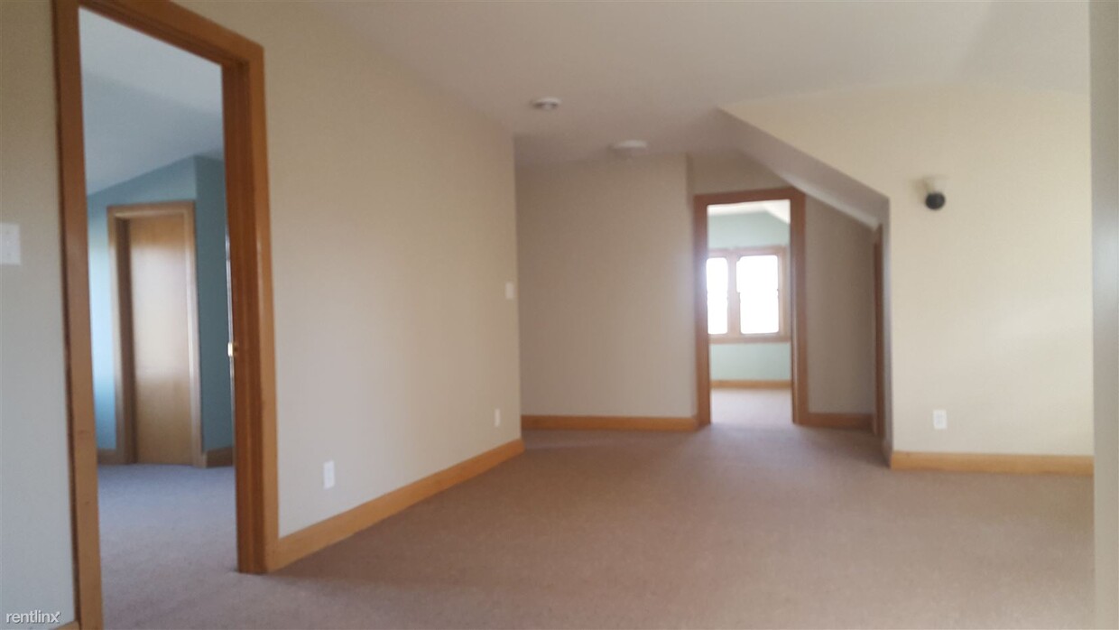 Primary Photo - 2 br, 1 bath Triplex - 1717 1/2 Hammond Ave