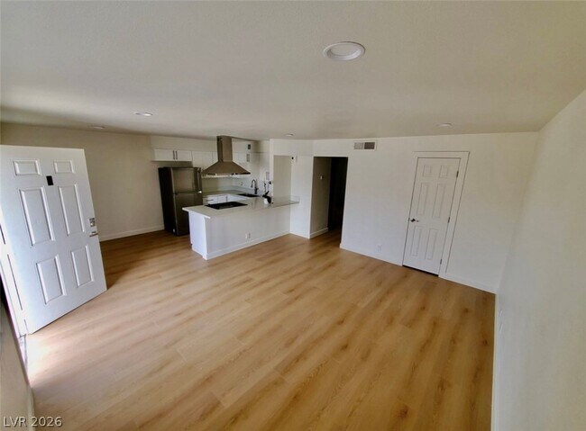 Foto del edificio - 2121 Oceanus Ln